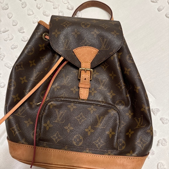 Louis Vuitton MONTSOURIS MM BACKPACK - Picture 1 of 4